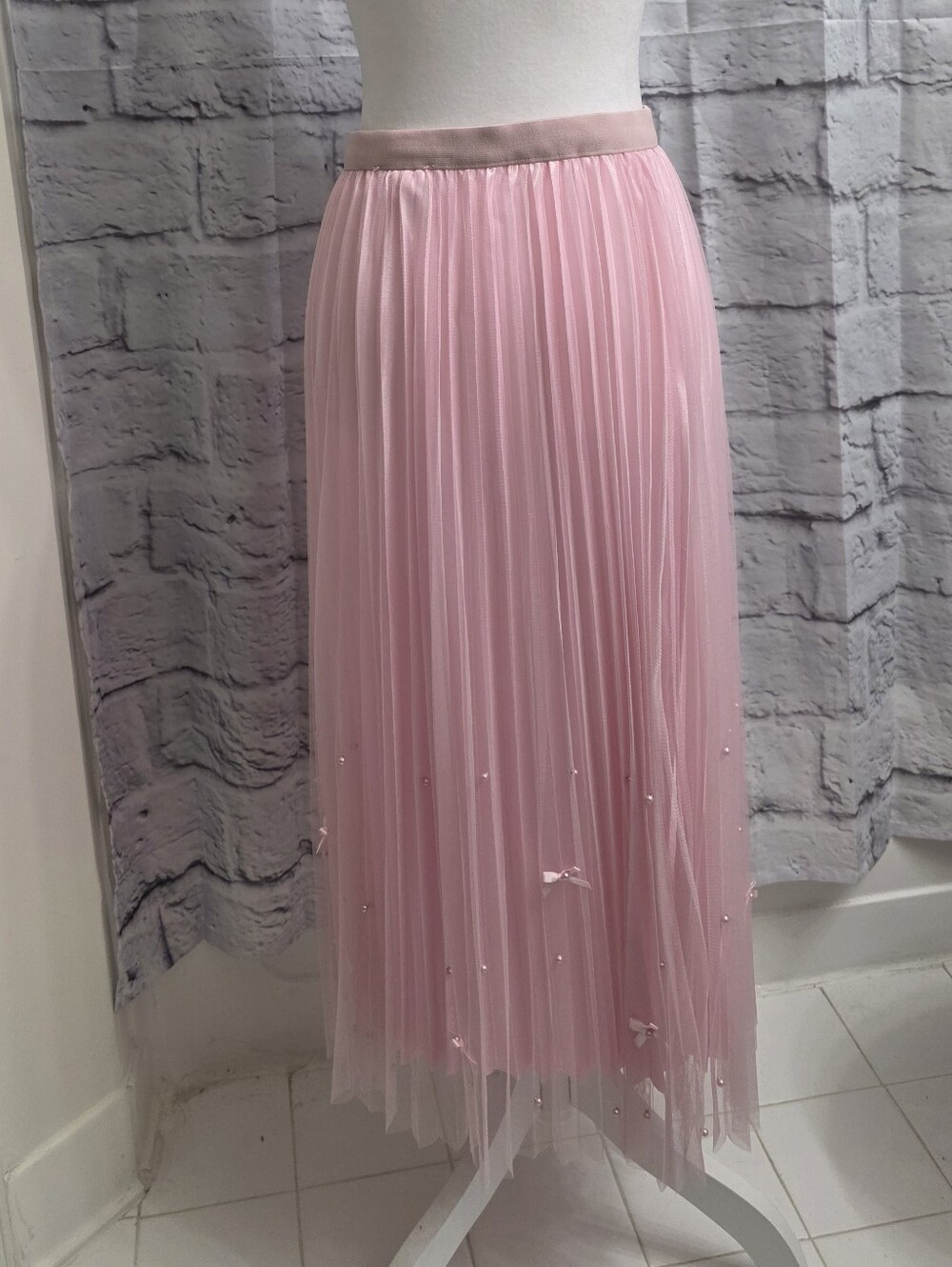 Pleated Pink Midi Tulle Skirt with Bow & Pearl Accents Size Large